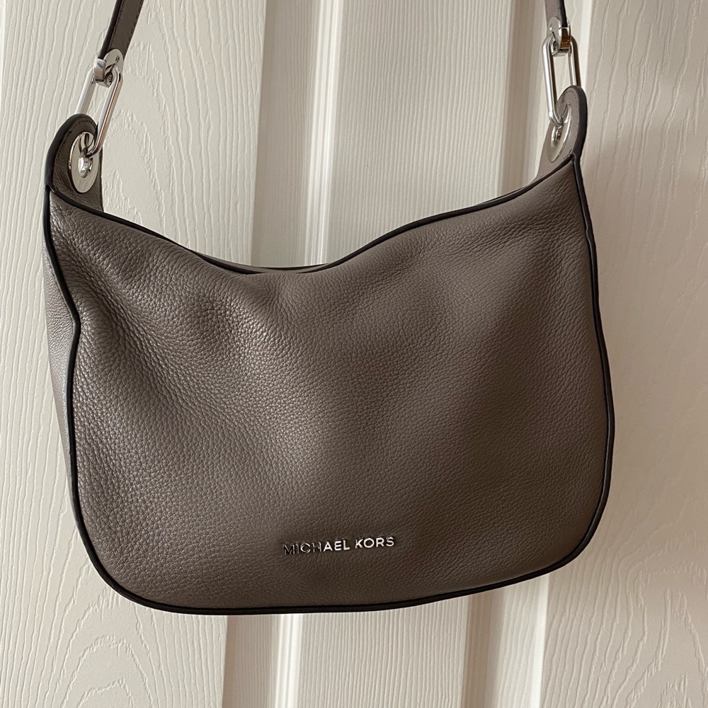 Michael Kors shoulder bag, never used.